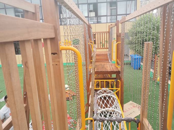 幼儿园滑梯 山东厚朴儿童室外大型木质游乐设备滑梯