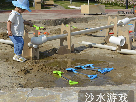 幼儿园沙水区材料铲子pvc管等