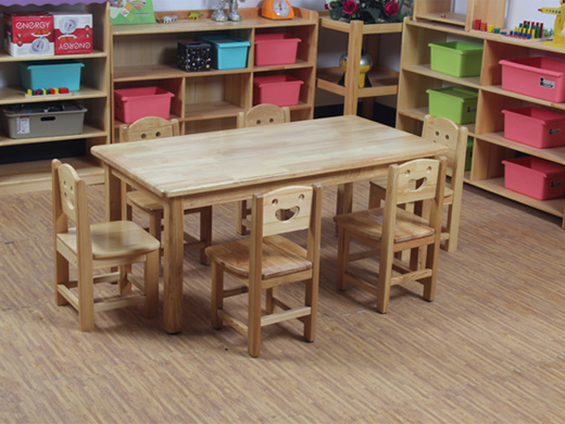 孩子弯腰驼背怎么办？厚朴幼儿园桌椅帮助您！