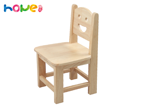 <b>幼儿园橡木椅子 笑脸卡通实木座椅</b>