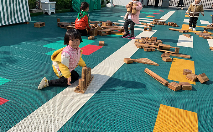幼儿园户外大型积木 山东厚朴儿童木制碳化积木