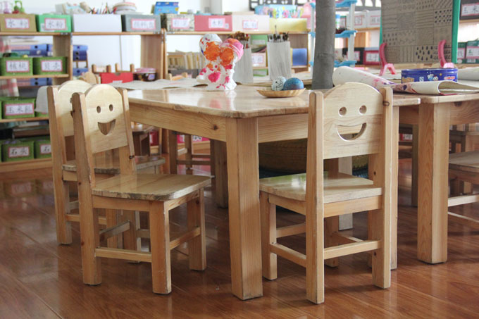 幼儿园桌椅价格一般是多少？
