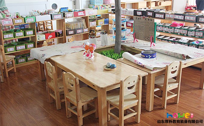 山东厚朴幼儿园实木家具案例：江苏省区直幼儿园