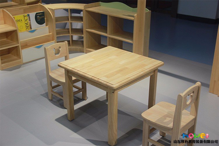 幼儿园实木方桌