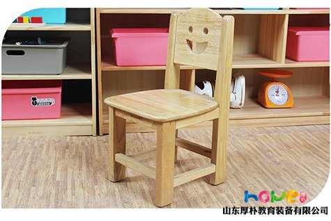 幼儿园班级家具配备多少桌椅板凳