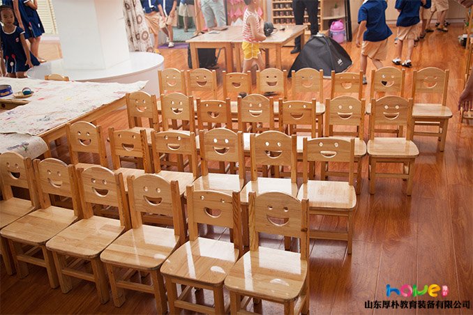 幼儿园安全课如何搬椅子教案