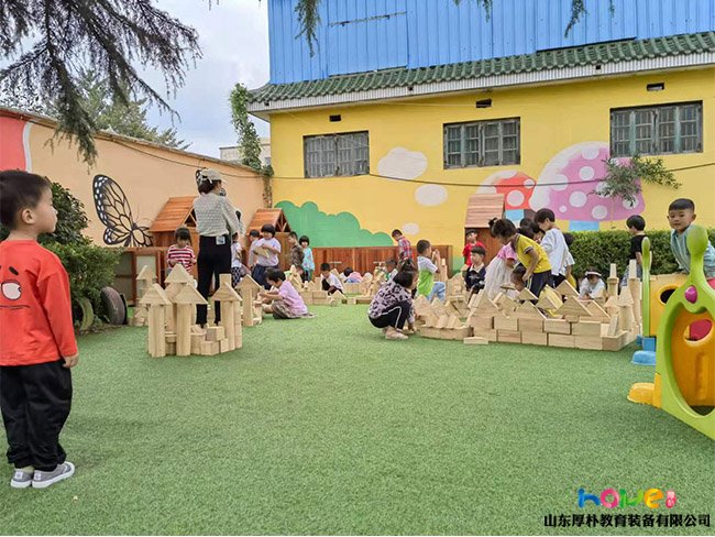 幼儿园小班搭积木游戏活动的教案